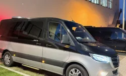 Mercedes-Benz Sprinter 8+1 — two-tone exterior